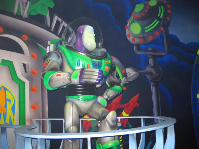 buzz lightyear disneyworld